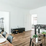 Direkt Am Koenigsplatz - Ideal Fuer Stadterkundung I Fussball-tisch I Perfekt Fuer Familien & Freunde & Business