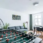 Direkt Am Koenigsplatz - Ideal Fuer Stadterkundung I Fussball-tisch I Perfekt Fuer Familien & Freunde & Business Augsburg