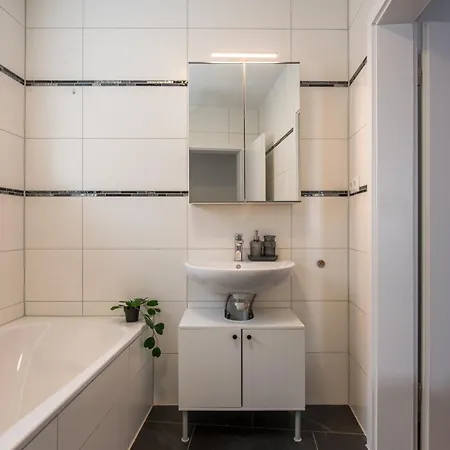 Direkt Am Koenigsplatz L Fuer 8 Personen L Beamer L Foosball * Augsburg