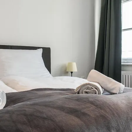 Direkt Am Koenigsplatz L Fuer 8 Personen L Beamer L Foosball Apartament Augsburg