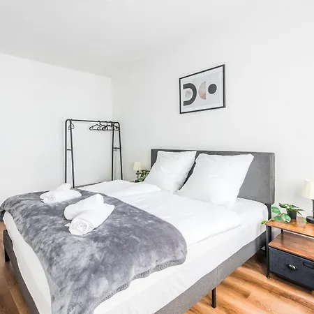 Direkt Am Koenigsplatz L Fuer 8 Personen L Beamer L Foosball Apartament