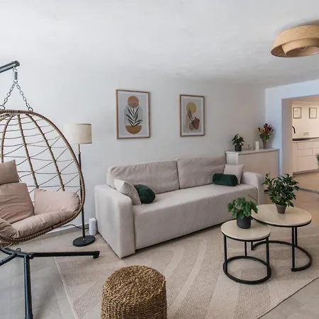 Central Apartments Direkt Am Koenigsplatz L Fussball-Tisch I Perfekt Fuer Familien & Freunde & Business Augusta